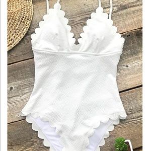 Cupshe Eve One-Piece Scalloped Swimsuit